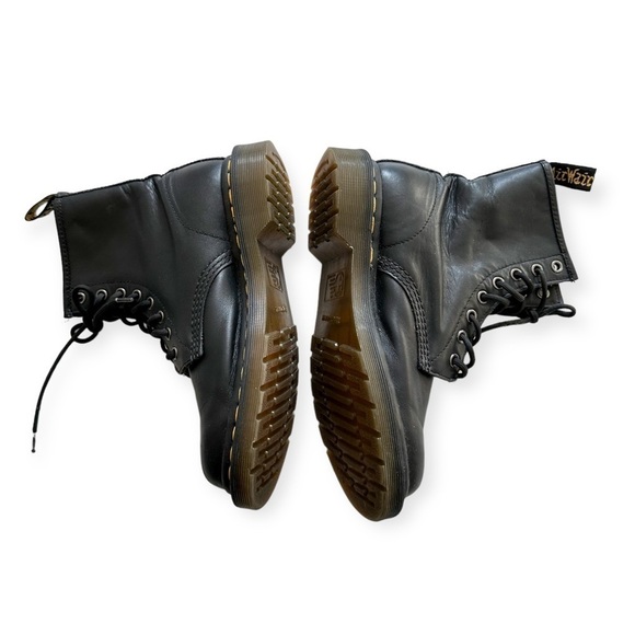Dr.‎ Martens Women's 8-Eye Boots, Black  Leather, Size 7 - Picture 6 of 14